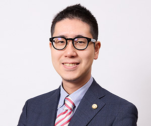 藤原朋弘弁護士の写真