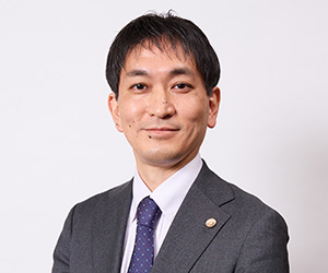 鳥飼康二弁護士の写真